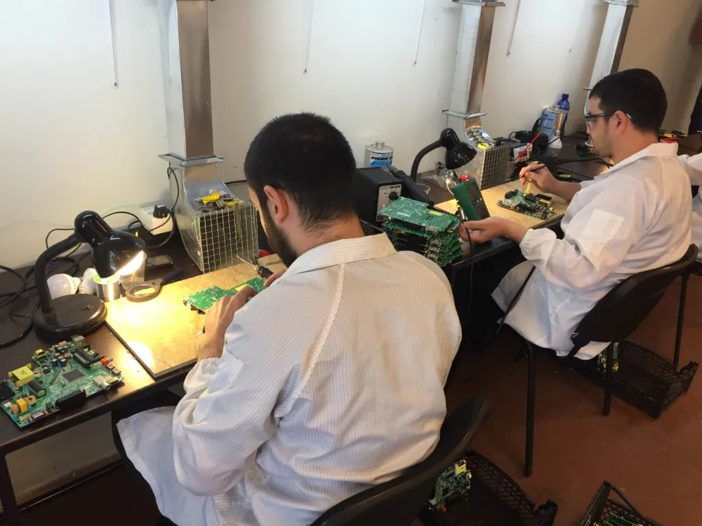 Грузинские телевизоры настроены на Европу 3 IMG 3478 экономика AGMicroelectronics, Грузия, промышленность, Рустави, телевизор