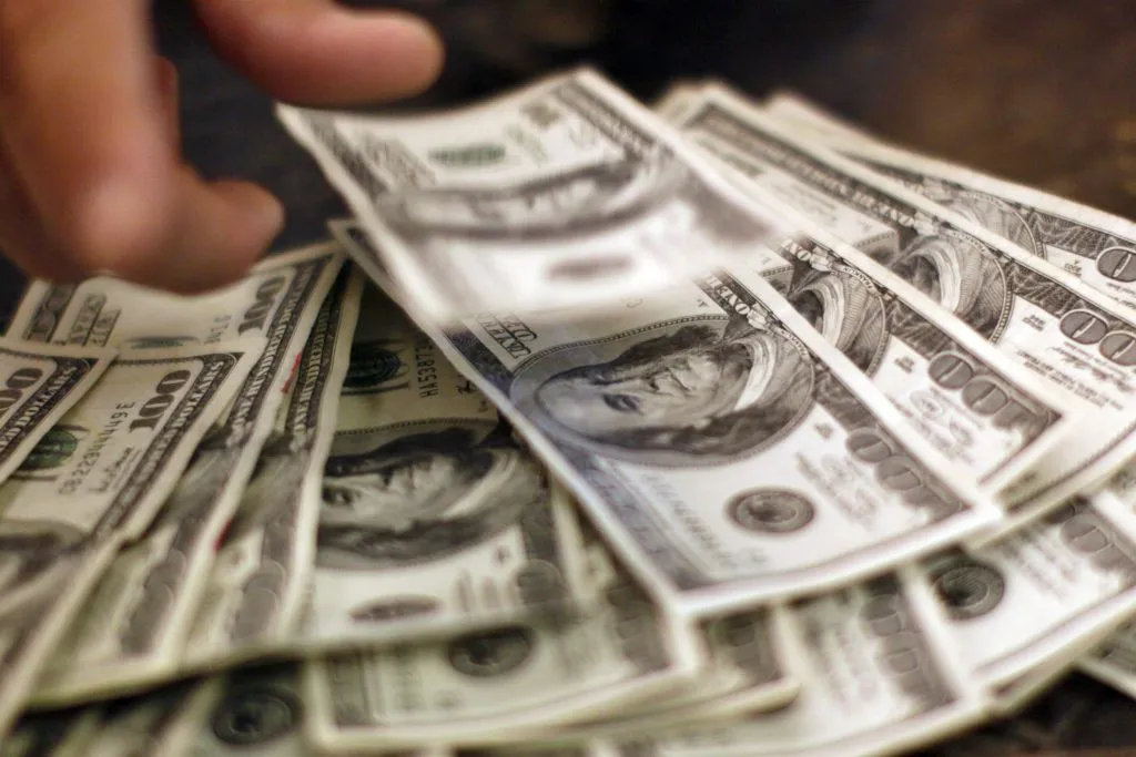 Azerbaijan, Turkey, and Russia Lead in Money Transfers from Georgia