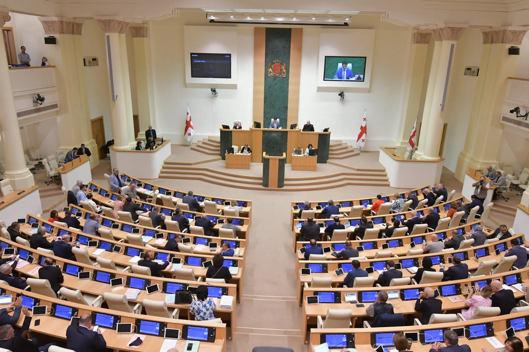 Парламент Грузии в первом чтении одобрил слияние министерств инфраструктуры и регионального развития 1 Parliament 30 новости