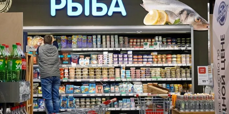 Виноградный сок вместо апельсинового и дорогой хлеб. Как в России ищут новых поставщиков продуктов? 1 124252613 tass 52104205 Новости BBC война в Украине, санкции