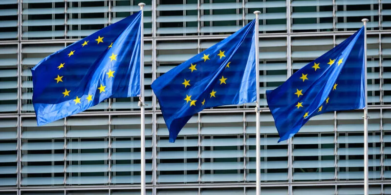 В годовщину войны-2008 Евросоюз осудил действия России в Грузии 1 eu flags in front of european commission 2022 03 15 06 13 45 utc новости война-2008, Грузия-ЕС, Грузия-Россия
