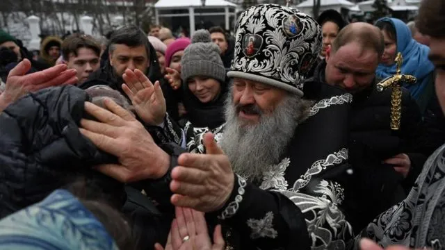 129232429 1178403 BBC News Русская служба Киево-Печерская лавра, украина
