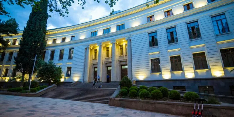 Абитуриенты больше не смогут выбирать несколько вузов для поступления в Грузии 1 univer vuz новости абитуриенты, вузы Грузии, Минобразования Грузии, университеты Грузии