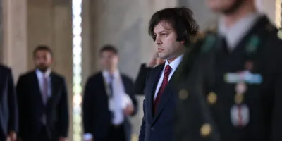 Премьер Грузии выразил соболезнования в связи с крушением самолета президенту Турции 7 kobaxidze grust e1717496177463 политика Ираклий Кобахидзе, президент Турции, премьер Грузии, Реджеп Тайип Эрдоган