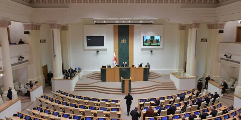 Изменения в закон «о грантах» приняты в окончательном чтении 1 parlament 11 новости Грузинская мечта, закон о грантах, парламент Грузии, системное непризнание властей