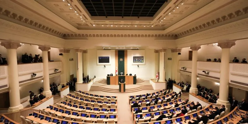 parlament gruzii bez oppozicii новости Арчил Гордуладзе, закон о грантах, Красный крест, парламент Грузии
