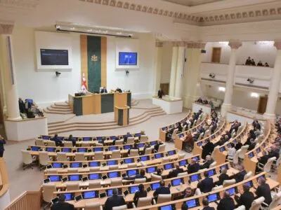 parlament 1 новости закон о грантах, ираклий кирцхалия, парламент Грузии