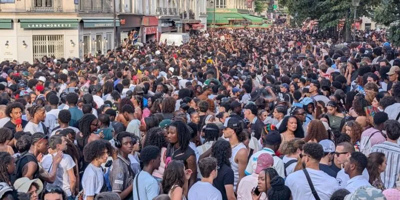 73003115 403 Deutsche Welle Франция, шприцы