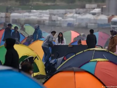 Фактчек DW: большинство беженцев - мусульмане? На самом деле нет 2 52538913 403.jpg Deutsche Welle мусульмане