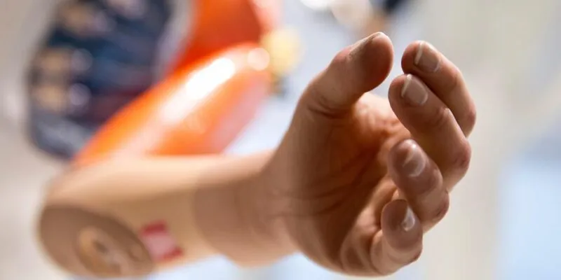 60018899 403.jpg Deutsche Welle протез