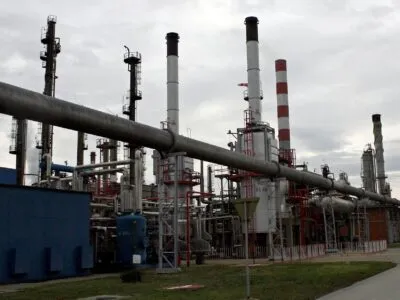 8886f330 c9e3 11f0 993d ed000479df42.jpg Новости BBC НПЗ