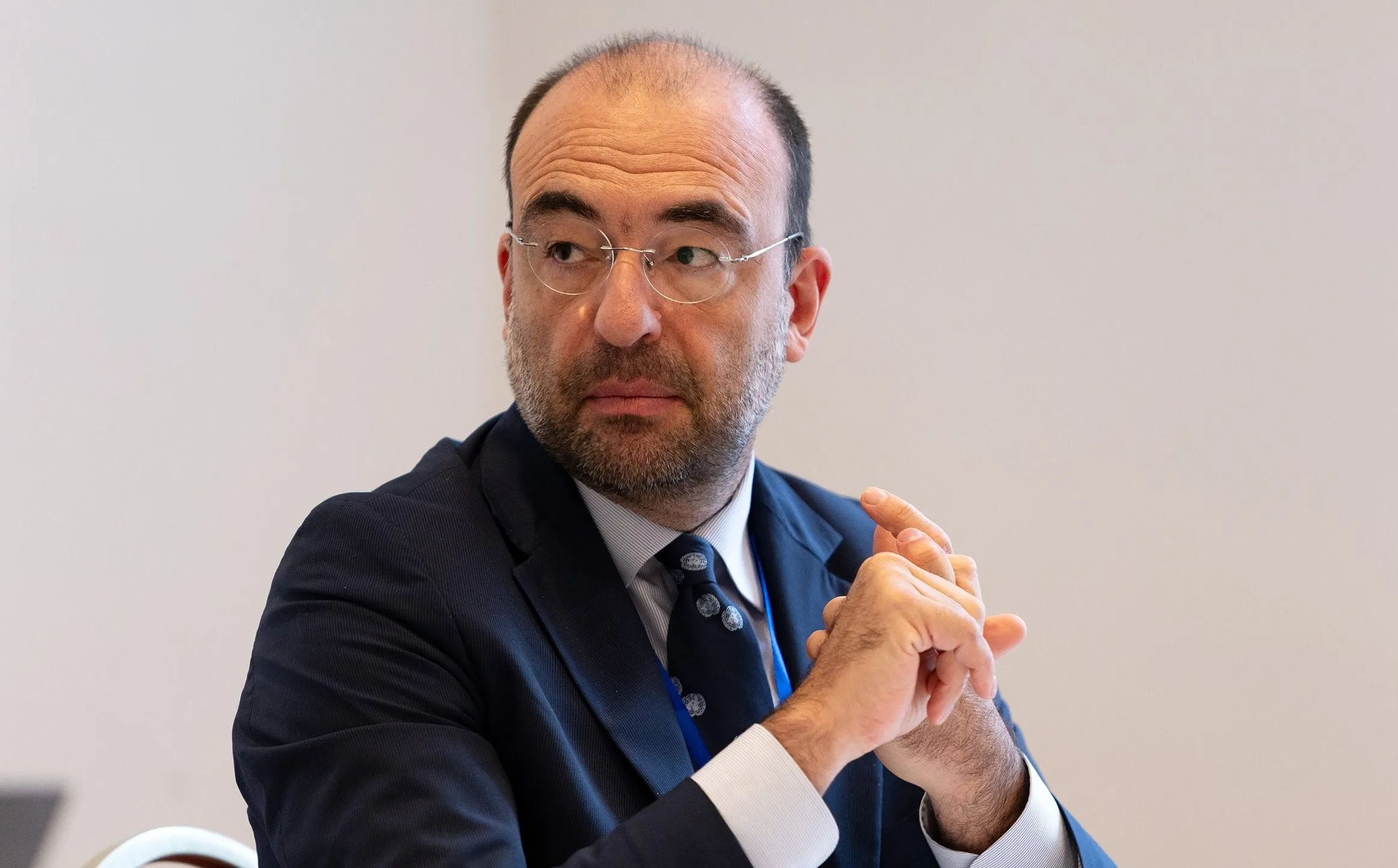 Их сажают в тюрьму, преследуют и заставляют молчать: как работают журналисты от Киева до Тбилиси 8 andrea cairola ronja koskinen e1763211806170 новости война в Украине, журналисты, индекс свободы прессы, нападение на журналистов, российская пропаганда