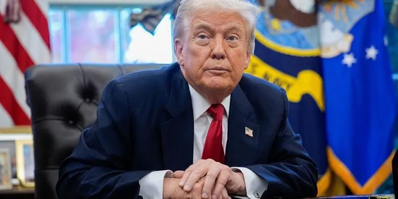 Администрация Трампа проверит грин-карты выходцев из 19 стран, в том числе из Афганистана 1 da4bc770 cbd4 11f0 8e93 71481b645865.jpg Новости BBC грин-карты