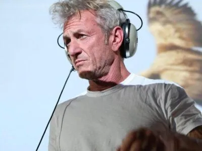 Шон Пенн за 1 доллар снялся в украинском фильме о войне. Что это за фильм? 6 f4a70280 c565 11f0 ac47 e3b40c46275e.jpg Новости BBC Шон Пенн