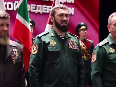 Кадыров, его сын Адам и соратники получают награды от Национальной гвардии России 4 2025 12 09 13 41 22 2370x1580 1 новости OC Media, Адам Кадыров, медаль «За военные заслуги», Рамзан Кадыров