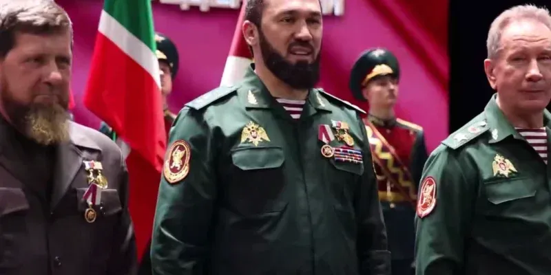 Кадыров, его сын Адам и соратники получают награды от Национальной гвардии России 1 2025 12 09 13 41 22 2370x1580 1 новости OC Media, Адам Кадыров, медаль «За военные заслуги», Рамзан Кадыров