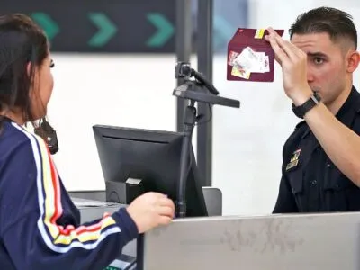 США собираются проверять соцсети у туристов из стран-союзниц. Как это будет работать? 2 25e89600 d5fc 11f0 bffa 33f15bc19d02.jpg Новости BBC соцсети, туристы