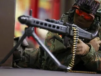 В Германии украли 20 тыс. патронов для Бундесвера. Водитель грузовика оставил их на стоянке 2 25f36fc0 cf8b 11f0 9fb5 5f3a3703a365.jpg Deutsche Welle германия