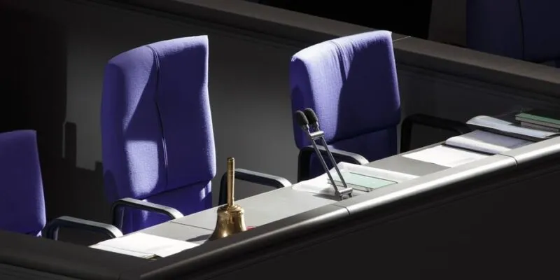 Ночные звонки и сталкер. Почему женщины ограничивают публичность 1 61209700 403.jpg Deutsche Welle женщины, сталкеры