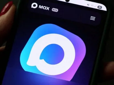 «Возмущаются, но тихо». Как школьников и родителей в России вынуждают установить госмессенджер Max 3 6bc0f990 d44b 11f0 ac6d 6bfa04025ec3 2.jpg 2 Новости BBC мессенджер Max