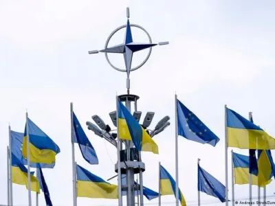 Axios: США готовы предоставить Киеву гарантии по статье 5 Североатлантического договора 4 73791335 403 1.jpg 1 Deutsche Welle Axios