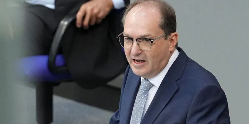 74156844 403.jpg Deutsche Welle Александер Добриндт