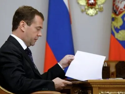 Медведев: Более 400 тысяч россиян подписали контракт с МО РФ в 2025 году 2 74730601 403.jpg Deutsche Welle Дмитрий Медведев