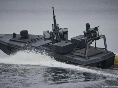 Дроны СБУ поразили в Черном море танкер "теневого флота" РФ 4 74980299 403.jpg Deutsche Welle теневой флот