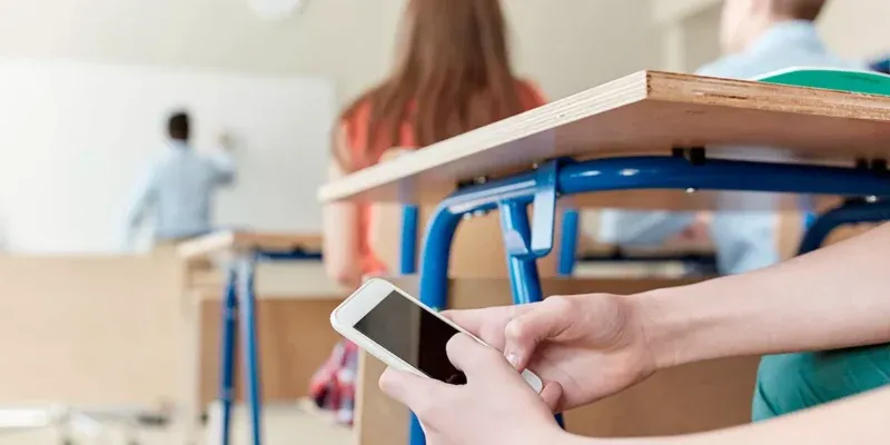 756619384016171 новости Гиви Миканадзе, Минобразования Грузии, мобильные телефоны, школы Грузии