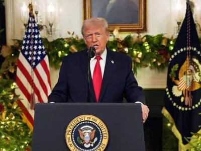 «Год назад наша страна была мертва». Трамп обратился к народу, чтобы объявить о своих успехах в экономике 6 c683d3c0 dbe4 11f0 b369 edaeca80deb1.jpg Новости BBC Дональд Трамп