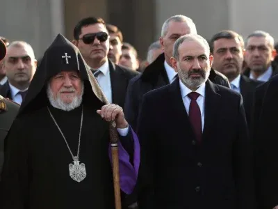 pashinyan and catholicos karekin ii e1750702776317 новости OC Media, Гарегин II