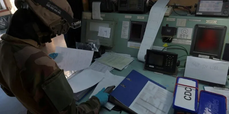 Франция задержала в Средиземном море подозреваемый танкер российского теневого флота. Что известно 1 1f0e1da0 f7b7 11f0 9746 bbf190b04917.jpg Новости BBC нефтяной танкер