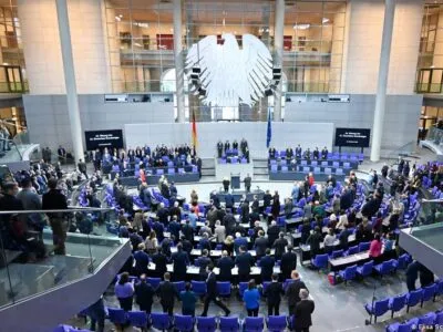 Как в бундестаге обсуждали холода и коррупцию в Украине 5 74901236 403.jpg Deutsche Welle Бундестаг