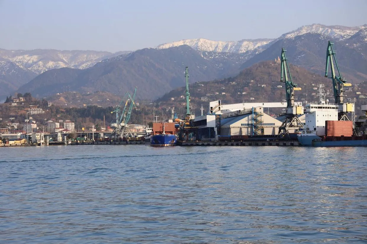 batumshii новости iFact, ZHIBEK ZHOLY, Батуми, судно