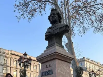 430396567 770499244630235 6392480944998843003 n 1 e1771240069198 новости акция памяти, Алексей Навальный, МВД Грузии, памятник Пушкину, россияне в Грузии, сквер Пушкина