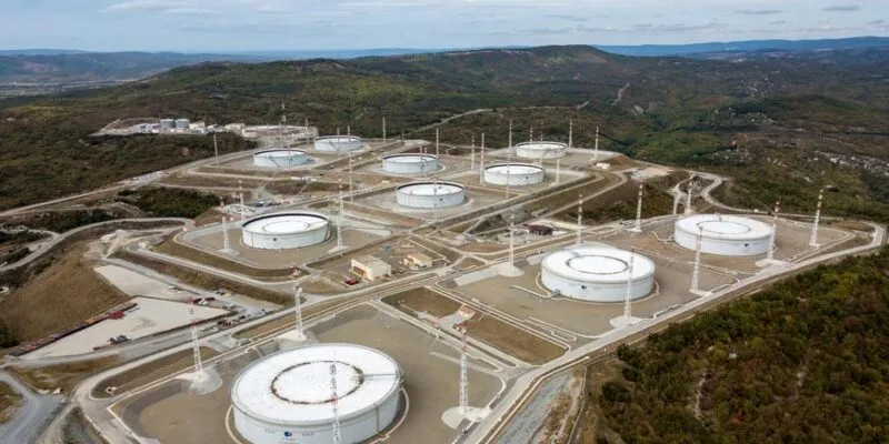 В Краснодарском крае украинские БПЛА поразили крупный НПЗ 1 75451161 403.jpg Deutsche Welle НПЗ