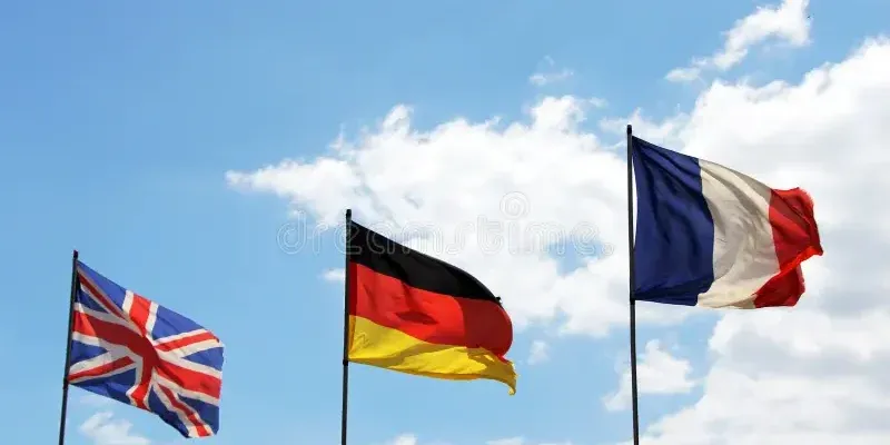 Послы Германии, Франции и Великобритании: Грузия может сыграть важную роль в укреплении безопасности Европы, соблюдая санкции против РФ 1 flagi новости Гарет Уорд, Германия-Франция-Великобритания, годовщина войны в Украине, Грузия-Украина, заявление по Украине, Оливье Курто, Петер Фишер