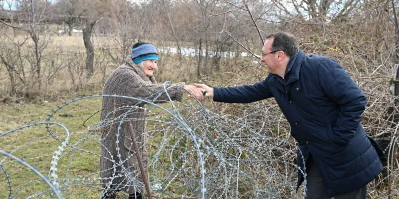 Делегация ПА ОБСЕ посетила село Хурвалети у линии оккупации 1 649522872 1256525860004068 1758386756251790764 n новости грузия-ПА ОБСЕ, Евросима Пейович, Кристин Блауэр, Леван Махашвили, линия оккупации, Луиш Граса, оккупация Грузии, Пере Хуан Понсо Сампьетро, Хурвалети, Цхинвальский регион