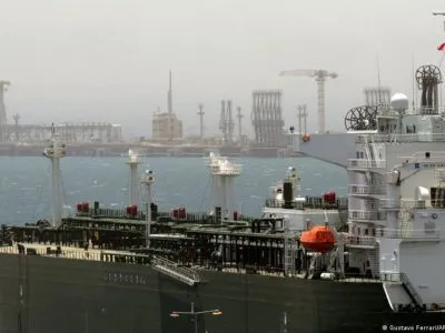 Цены на нефть резко выросли после ударов США и Израиля по Ирану 4 76124073 403.jpg Deutsche Welle удары по Ирану, цены на нефть