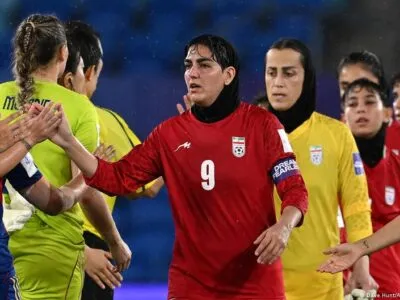 76367315 403.jpg Deutsche Welle иранские футболистки