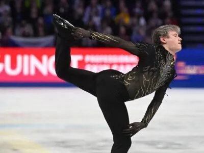 Фигурист Илья Малинин завоевал третье подряд золото чемпионата мира 3 845f91b0 2abc 11f1 b297 95b0a0a8331e.jpg Новости BBC Фигурист