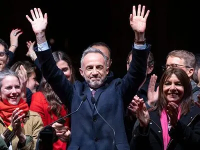 Победа левых в Париже и Марселе, ультраправый мэр в Ницце. Во Франции прошел второй тур муниципальных выборов 6 cc583aa0 2641 11f1 a9be 5391c78d0b47.jpg Новости BBC Эмманюэль Грегуар