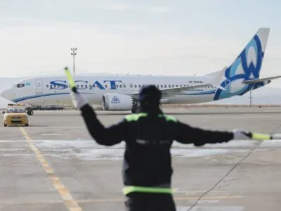 В аэропортах Тбилиси и Батуми отменены более 20-ти рейсов из-за ударов по Ирану 2 samolet scat 11 2 Новости BBC Союз аэропортов Грузии, удары по Ирану