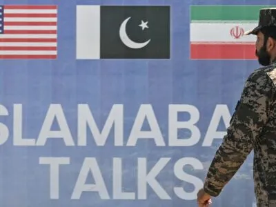 Трамп заявил, что переговоры с Ираном могут возобновиться в ближайшие дни 3 329cbfc0 3862 11f1 8606 05fe34b06e1b.jpg BBC News Русская служба Дональд Трамп