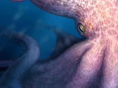 Крупный осьминог мраморно‑розового цвета, плывущий в темно‑синем море. У него большие щупальца, виден желтый глаз