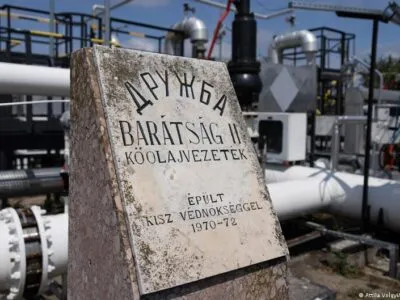 Зеленский: Нефтепровод "Дружба" сможет заработать до конца апреля 4 65753170 403.jpg Deutsche Welle Дружба, нефтепровод "Дружба"