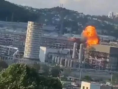 В Туапсе после атаки беспилотника горит НПЗ "Роснефти" 2 69733376 403.jpg Deutsche Welle Туапсе