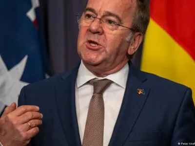 В Германии потребовали отставки министра обороны после скандала с разрешением на выезд 3 76535647 403.jpg Deutsche Welle Борис Писториус