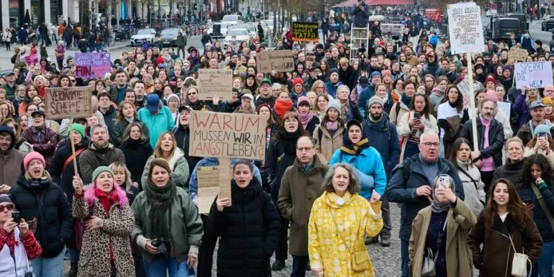 76755537 403.jpg Deutsche Welle акция протеста в Берлине