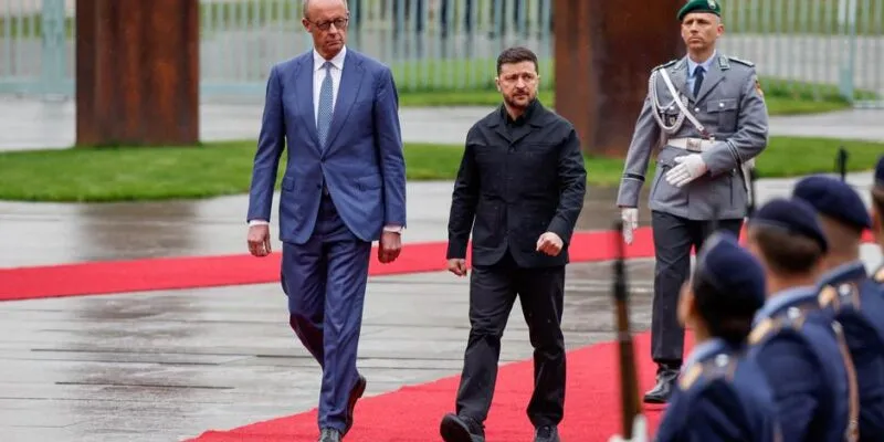 Зеленский прибыл в Берлин для встречи с Мерцем 1 76773630 403.jpg Deutsche Welle Владимир Зеленский